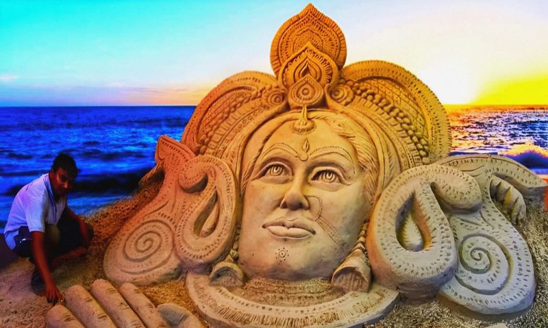File:Sand Artist Madhurendra (8).jpeg